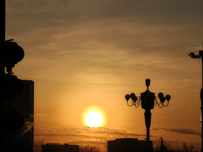 《晨光熹微》- 建设运维中心- 温爽.jpg