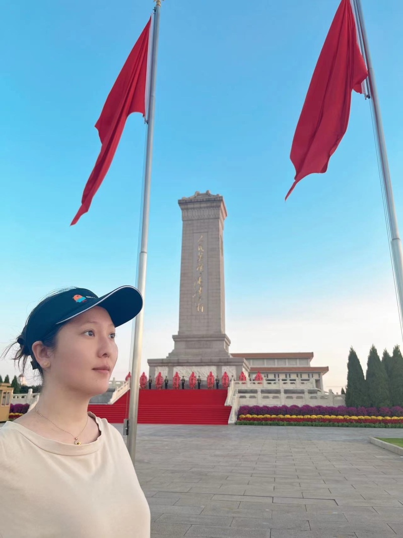 1752192977471780mQou.jpg 人像作品第五名-国旗飘扬·警色年华-产品服务中心-纪国惠.jpg